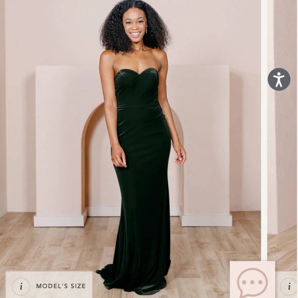 Revelry Quinn Velvet Emerald Dress - Picture 1 of 3